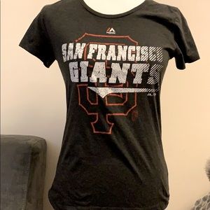 Women’s fitted San Francisco Giants tee- NWT